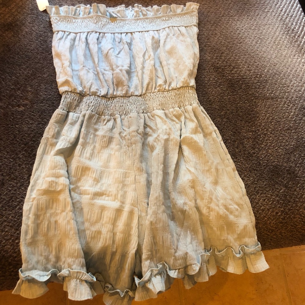 NWT dipped shop Romper size medium